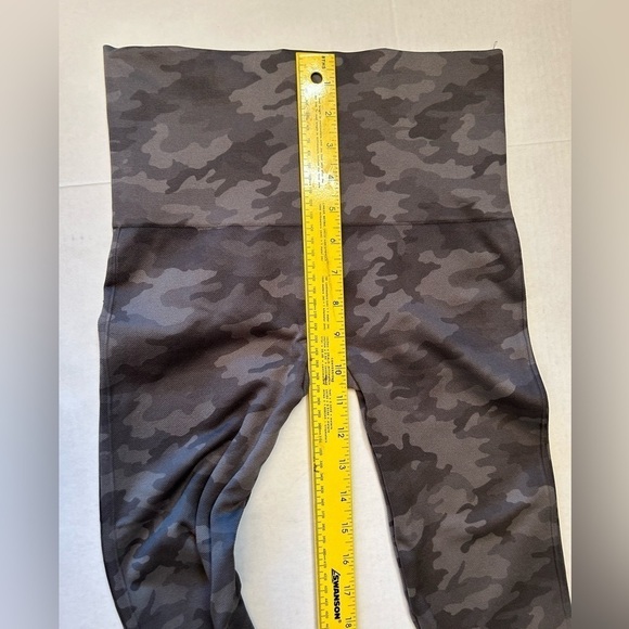 Spanx Sage Cargo LOOK AT ME NOW crop slip on seamless legging Sz-L G11 - Picture 8 of 11